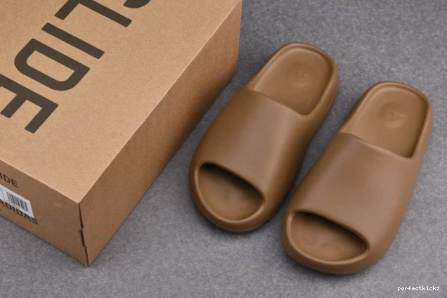G55492 Adidas Slide Yeezy Core 0813